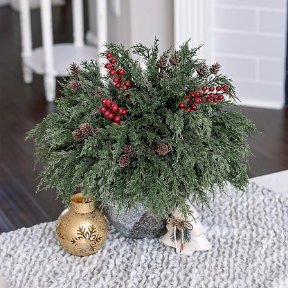 Faux Cedar Stems Artificial Norfolk Pine Branches for Christmas Decorations, 17 PCS Faux Pine Stems with Pinecones Red Berries Branches Realistic Faux Greenery for Vases DIY Garland Xmas Table Indoor