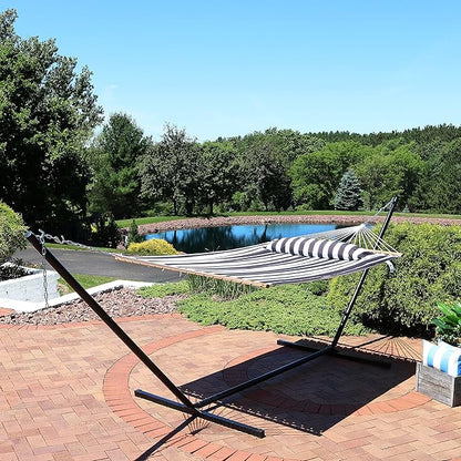 Sunnydaze Quilted Outdoor Hammock with Spreader Bars - Heavy-Duty 450-Pound Capacity Double Hammock for Outside - Black and White